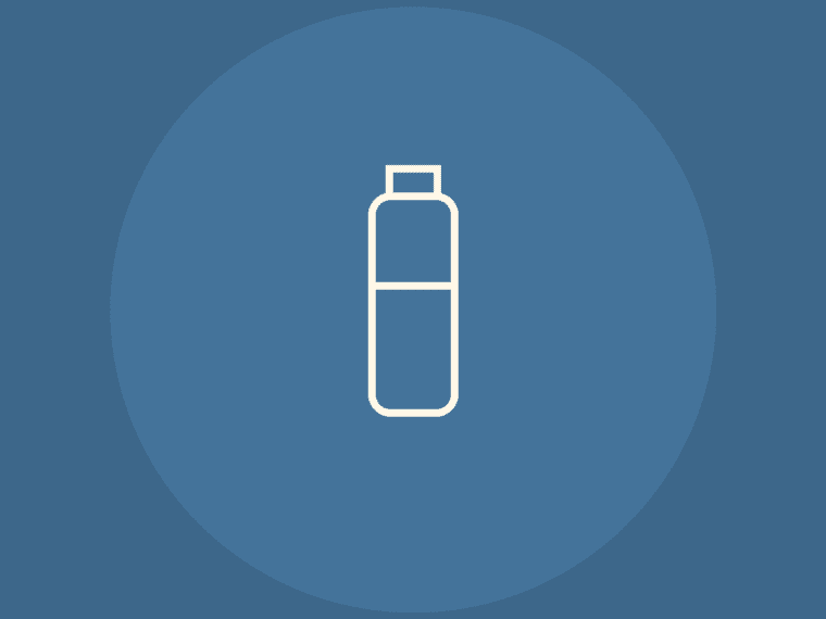 Icono lineal de botella sobre fondo azul para ingredientes del vodka