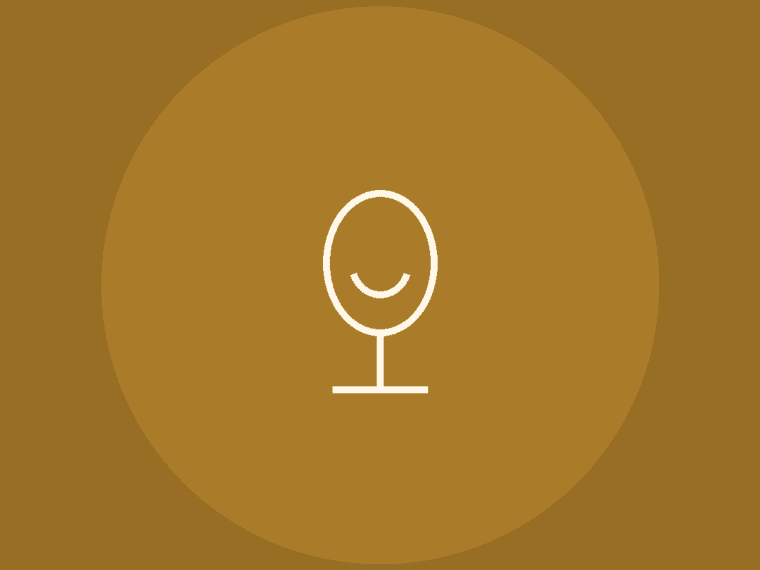Icono lineal de copa sobre fondo mostaza para ginger beer